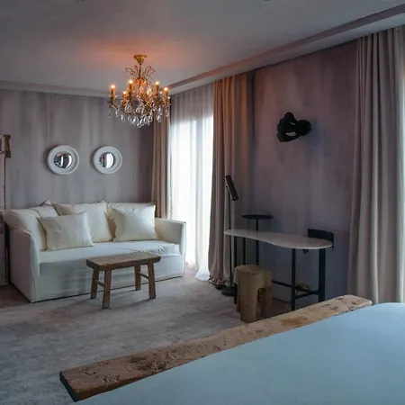 Отель Unique Boutique Juan-les-pins Антиб