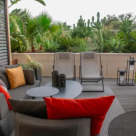 Отель Unique Boutique Juan-les-pins Антиб