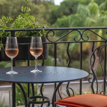 Unique Boutique Juan-les-pins Отель