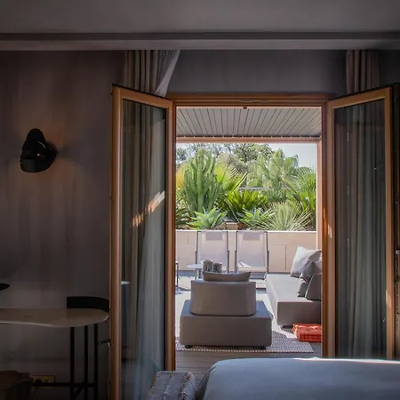 Отель Unique Boutique Juan-les-pins