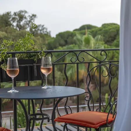 Отель Unique Boutique Juan-les-pins