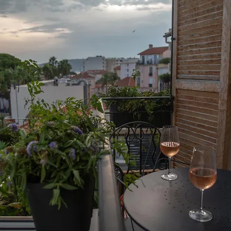 Unique Boutique Juan-les-pins Антиб